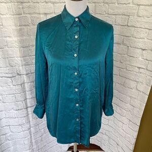 Victorias Secret women XS silk button down Longsleeve collar sleep shirt